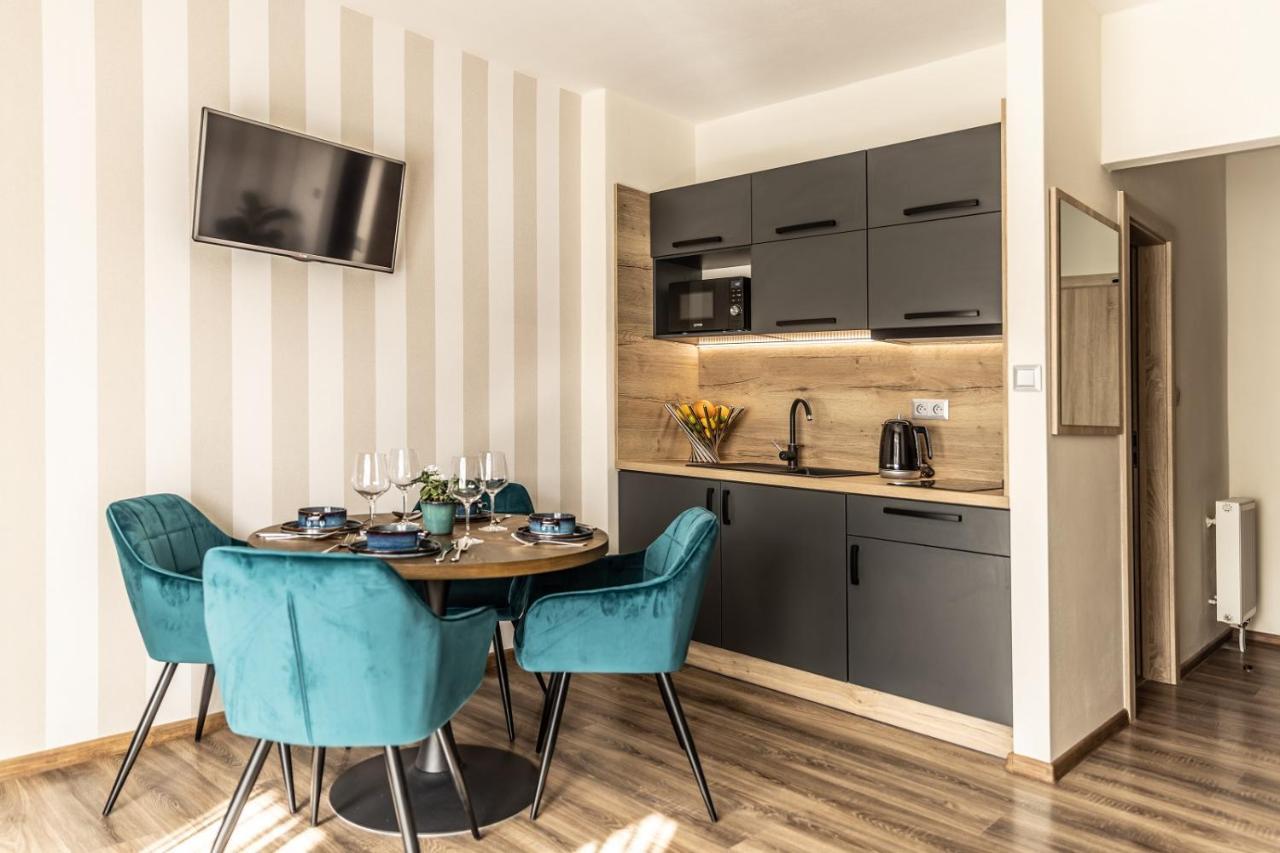 Hotel Demanova Apartments - Dependance Liptovský Mikuláš Екстериор снимка