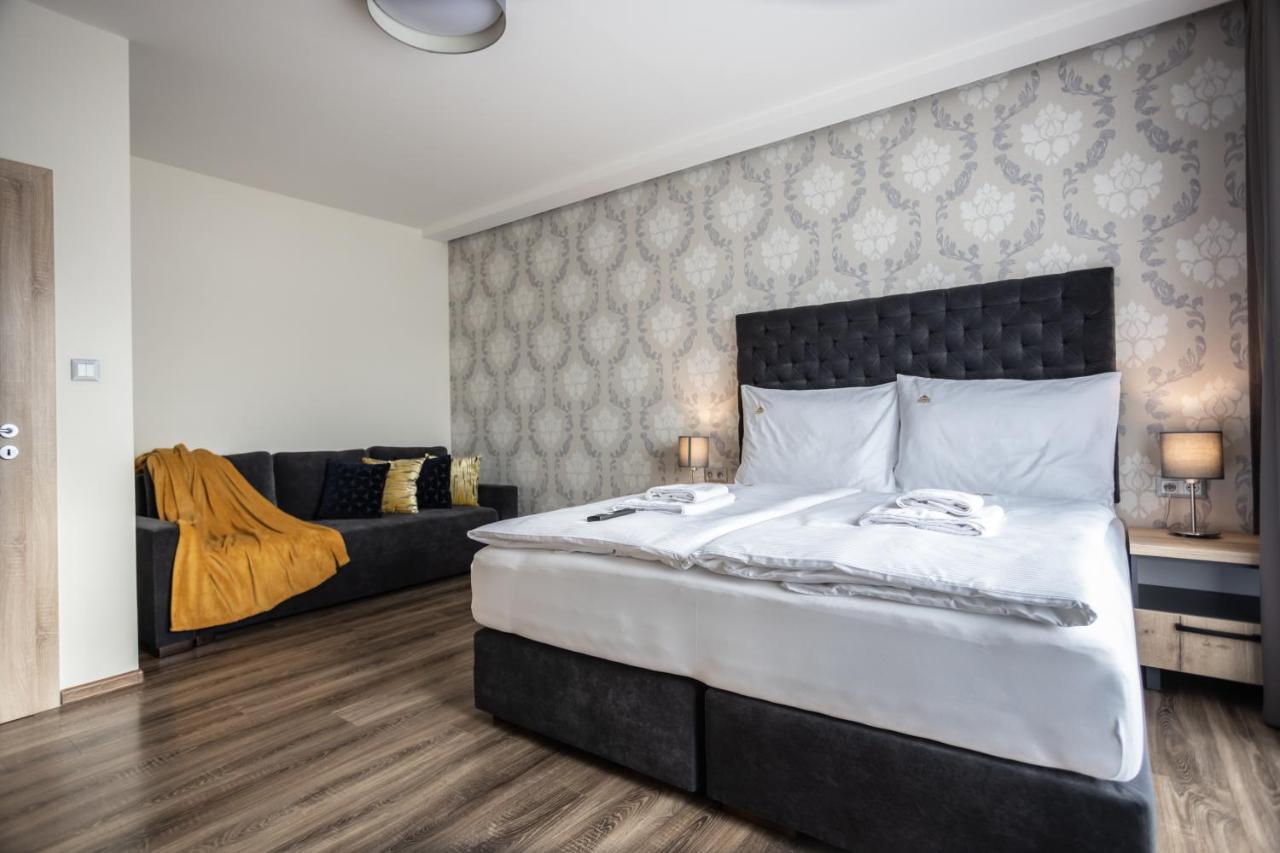 Hotel Demanova Apartments - Dependance Liptovský Mikuláš Екстериор снимка