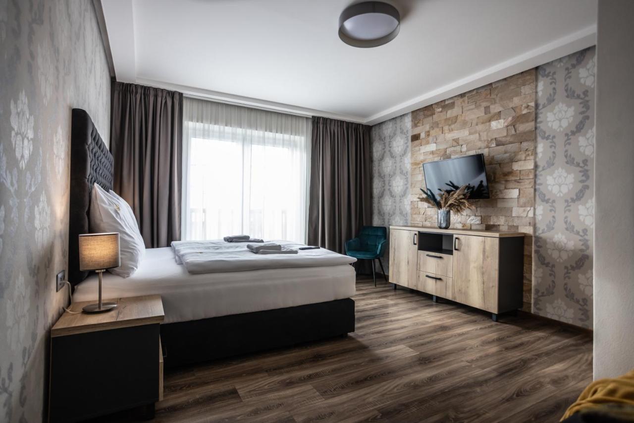 Hotel Demanova Apartments - Dependance Liptovský Mikuláš Екстериор снимка